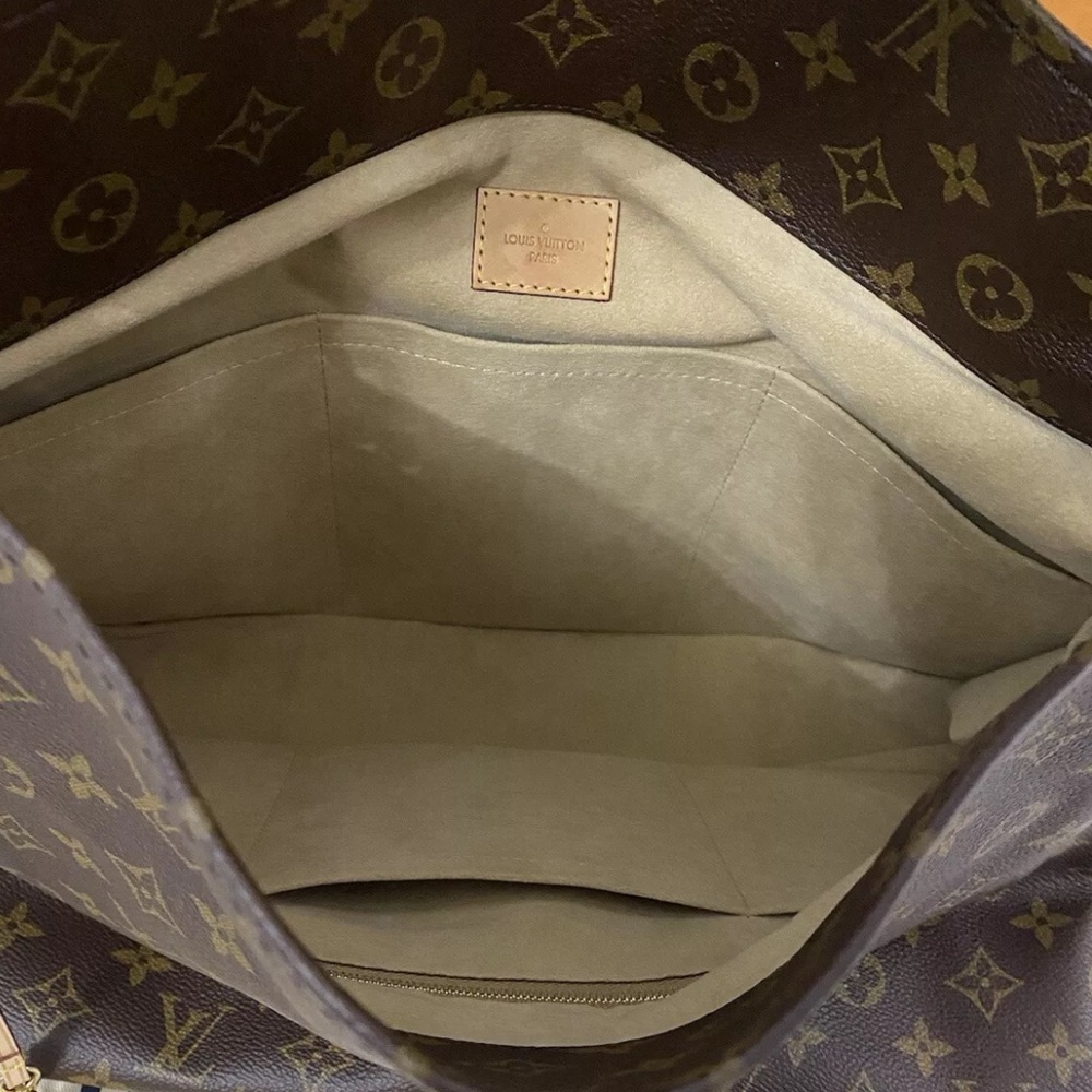 Authentic Louis Vuitton Artsy MM – Monogram Canvas - Picture 4 of 15